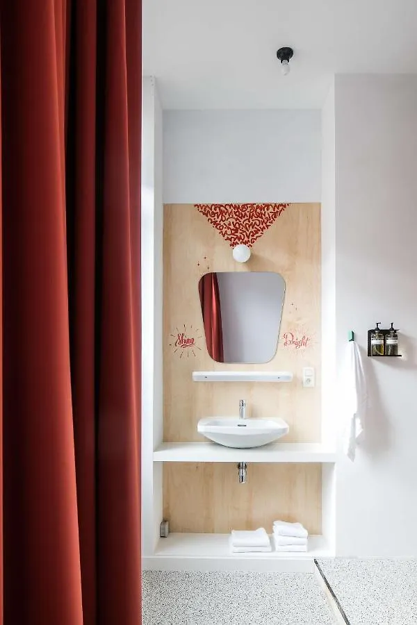 Room&Moor Ghent 0*,